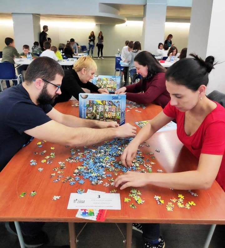 Cronicas competiting at 500 piece puzzle competition
